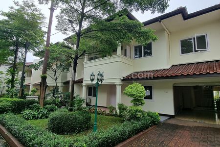 Disewakan Rumah Nyaman Dalam Compound, 4+1 KT Luas 610m2, Private Pool - Lokasi Pondok Indah, Jakarta Selatan