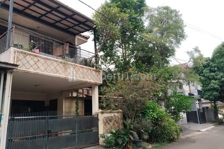 Dijual Rumah 2 Lantai Dalam Komplek Dekat Living Plaza Cinere
