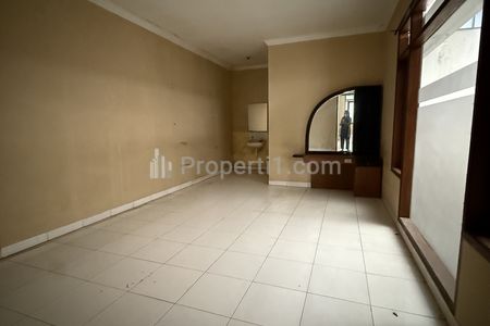 Sewa Rumah Luas Taman Lingkar Selatan | 3+1 KT | Garasi & Carport | 80 Juta