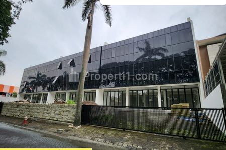 Dijual Gedung Baru 4 Lantai 490 m2 di Taman Gapura Area G-Walk Citraland Komersial Area Surabaya Barat, Cocok Buat Segala Usaha Kantor, Bank, Gym