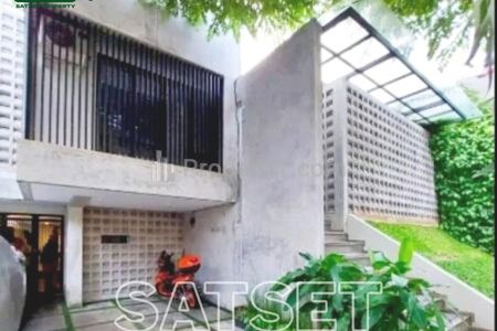 Dijual Cepat Rumah/Villa Di Area Senopati Kebayoran Baru Jakarta Selatan SSP654