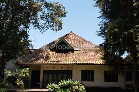 Jual Rumah Classic Belanda Tanah Luas di Lembang Bandung Utara