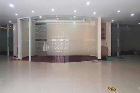 Jual/Sewa Ruko Lokasi Prime dan Strategis di Wolter Mongsidi 77, Kebayoran Baru, Jakarta Selatan