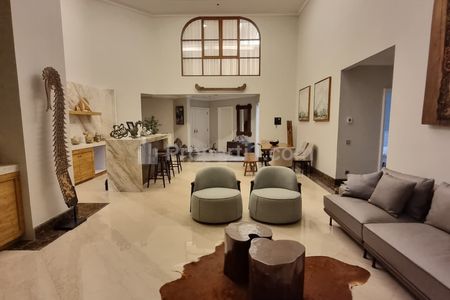 For Lease Apartment Four Season, Setiabudi, Jakarta Selatan - Type Garden Penthouse 3+1 BR 382m2 Furnished