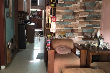 Dijual Rumah Cocok untuk Kost-kostan di Taman Harapan Baru Bekasi