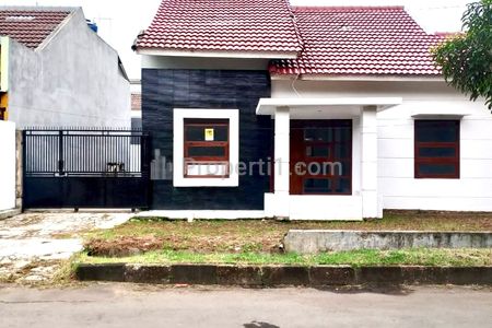 Jual Rumah Hook Terawat Komplek Bumi Adipura Gede Bage Bandung