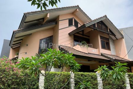 Dijual Rumah Hoek Eksklusif-Taman Aries Jakarta Barat