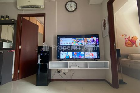 Dijual Cepat Bisa Nego ! Apartemen 2 Kamar Furnished Luas 42m2 di Royal Mediterania Garden, Podomoro City Jakarta Barat