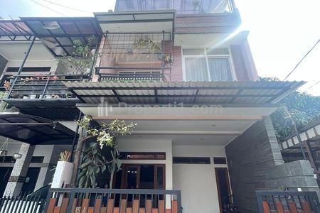 Jual Murah Banget Rumah 3 Lantai di Sariwangi Bandung Dekat Polban