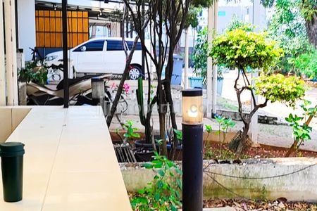 Disewakan Rumah Dua Lantai Terawat di Casa Jardin, Daan Mogot, Jakarta Barat