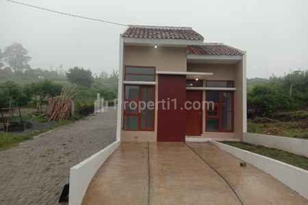 Dijual Rumah Berkabut Nuansa Villa di Pakuhaji Bandung Barat
