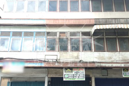 Sewa Ruko Harga Murah 3 Lantai SHM Pusat Bisnis