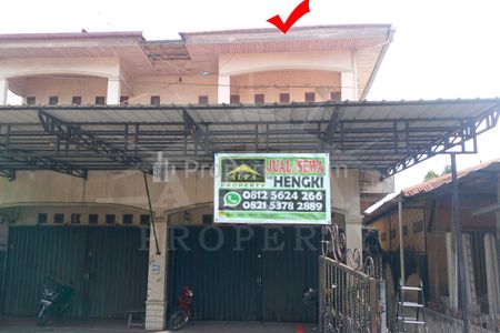 Sewa Ruko 2 Lantai Harga Murah Cocok Jadi Gudang Ekspedisi di Jalan Kom Yos Sudarso, Pontianak