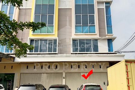 Sewa Ruko 3 Lantai Full Beton Posisi Hook Akses Kontainer