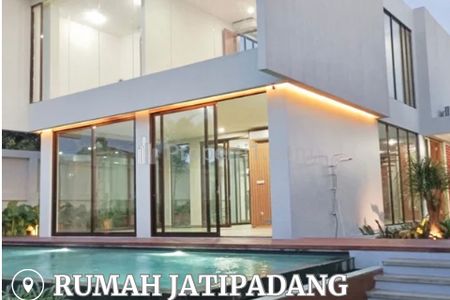Dijual Rumah Baru Modern Tropical Elegan Jati Padang Jakarta Selatan, Lokasi Strategis Akses 2 Mobil