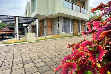 Jual Rumah Second Posisi Hook Akses Tol Setu, Cipayung, JakartaTimur