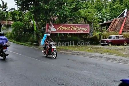 Jual Cepat Tanah + Bangunan Ex Rumah Makan Ayam Taliwang dengan Semua Peralatannya, Lokasi di Jln Raya Karang Mojo Semin, Gunung Kidul, D.I.Yogyakarta