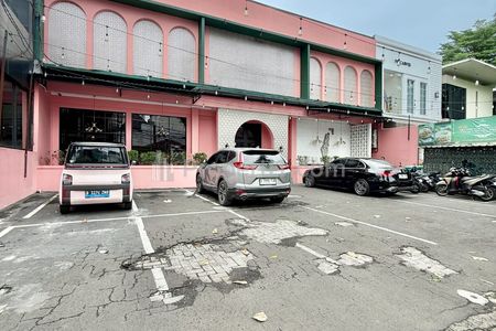 Jual Gedung Komersial untuk Tempat Usaha Klinik, Resto di Kemang Timur Raya, Jakarta Selatan - Parkir Luas 10 Mobil & Furnished