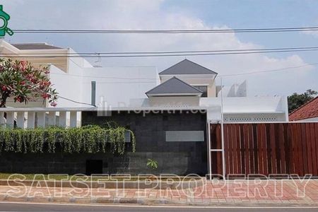 Disewakan Rumah Mewah di Area Menteng Jakarta Pusat SSP266