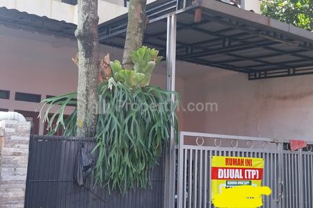 Dijual Rumah Tinggal Strategis Dua Lantai di Jalan Bumi Santosa, Riung, Bandung