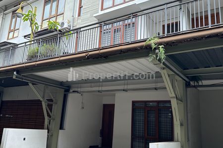 Jual Cepat Rumah Townhouse 3 Lantai di Komplek Istana Pasteur Regency Bandung