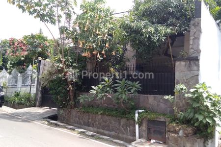 Dijual Rumah Luas Terawat Semi Furnish di Jalan Gunung Batu Kota Cimahi (Sayap Pasteur)