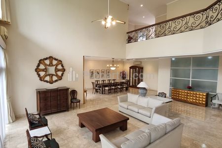Sewa Rumah Mewah Siap Huni di Permata Hijau, Jakarta Selatan - 5 Kamar Tidur Full Furnished