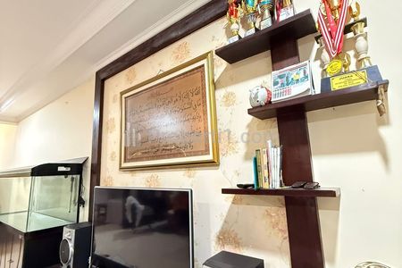 DIJUAL Rumah Cozy Siap Huni Fully Furnished 4+1BR di Raffles Hills, Depok