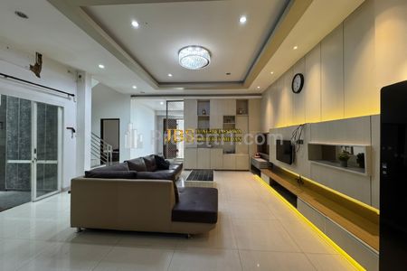 Rumah 2,5 Tingkat Dijual di Komplek Cemara Kuta Medan Jalan Ubud