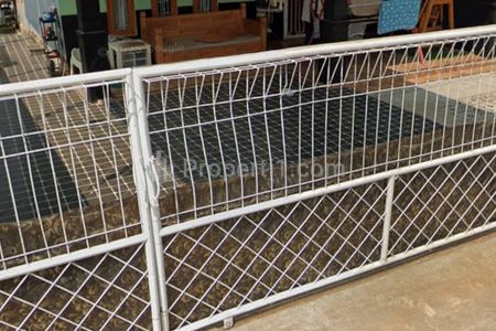 Dijual Rumah Posisi Strategis Pinggir Jalan di Ciputat Tangerang Selatan, Akses ke Stasiun 5 Menit, Akses ke Jalan Tol 10 Menit