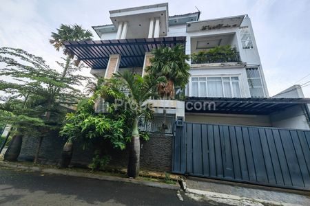 Dijual Rumah Mewah Full Furnished 3 Lantai di Cinere, Depok
