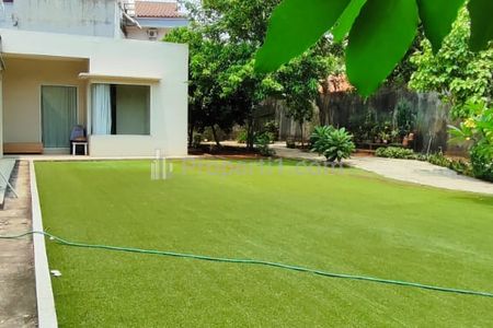 Dijual Rumah di Kedoya Residence, Jakarta Barat - Luas Serasa Villa