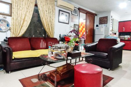 Jual Rumah Mewah Komplek sengan Kolam Renang di Duren Sawit, Jakarta Timur