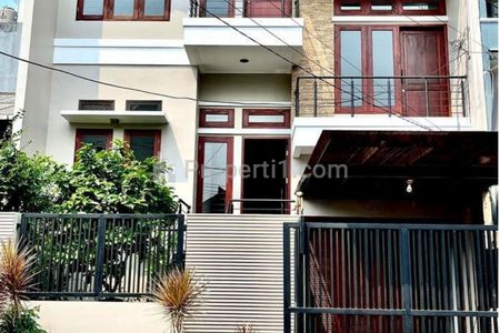 Sewa Rumah Ideal di Taman Aries Jakarta Barat - 3+1 Bedroom Semi Furnished
