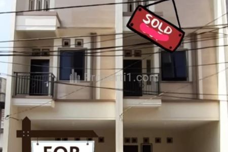 Dijual Rumah 3 Lantai di Tanjung Duren Selatan, Jakarta Barat - Siap Huni