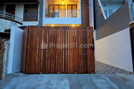 Dijual Rumah Baru Dalam Komplek Akses Jalan Lebar di Pondok Kelapa Jakarta Timur