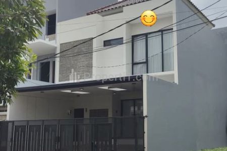 Disewakan Rumah Bangunan Baru Full Furnished Siap Huni di Perumahan Imperial Gading Jakarta Utara