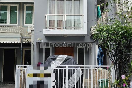 Disewakan Rumah Furnished Siap Huni Lingkungan Nyaman Aman di Gading Arcadia, Kelapa Gading, Jakarta Utara