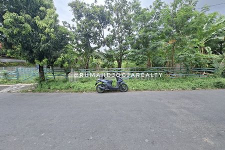 Jual Tanah Strategis di Kayen Raya Jl. Kaliurang km 6,5 Yogyakarta Dekat UGM, UNY, PAKUWON, AL AZHAR