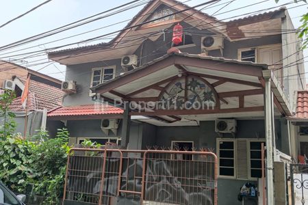 Dijual Rumah 2 Lantai Lokasi Strategis di BSD, Tangerang