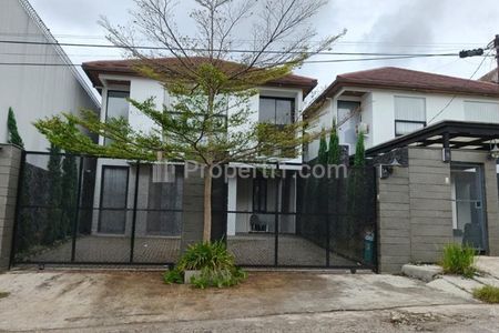 Dijual Cepat Rumah Mewah Bonus Kolam Renang di Setiabudi Kota Bandung
