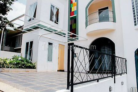 Jual Rumah Sejuk dengan Kolam Renang di Resor Dago Pakar Bandung