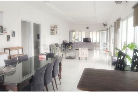 Jual Villa Luas Harga Murah di Punclut Ciumbuleuit Dago Lembang Bandung