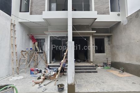 Dijual Rumah Baru Dua Lantai Modern di Saturnus, Dekat Margahayu dan Metro Indah Mall dan Soekarno Hatta Bandung