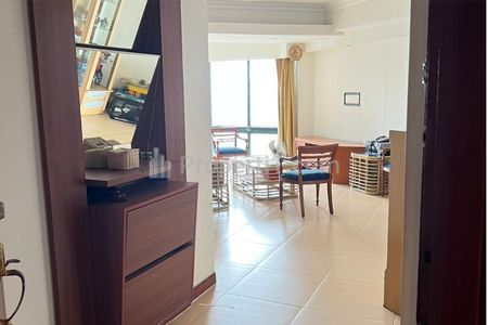 Jual Cepat Apartemen Taman Anggrek Condominium – 2+1 Bedroom Furnished MURAH!!!