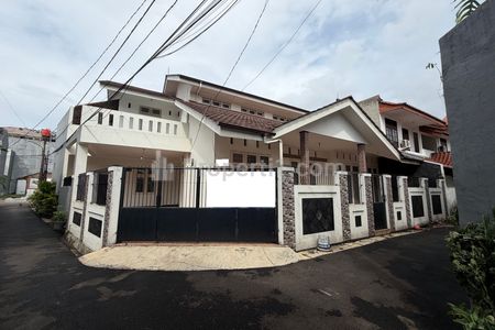 BANTING HARGA! Disewakan Rumah Hook Murah di Duren Sawit Jakarta Timur Siap Huni Minimalis Modern