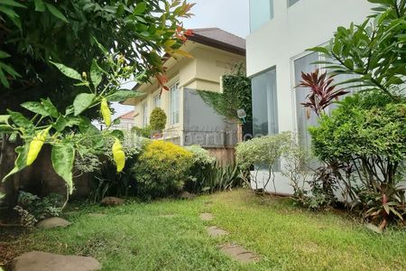 Sewa Rumah Mewah di Pondok Indah, Jakarta Selatan - Garasi Luas 4 Mobil & Ada Kolam Renang