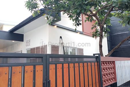 Dijual Rumah Modern 1.5 Lantai Konsep Mezzanine Strategis di Perumnas Depok 1, Pancoran Mas, Depok