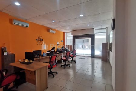 Disewakan Ruko 4 Lantai Hadap Utara di Business Park Kebon Jeruk, Jakarta Barat – Siap untuk Kantor & Usaha