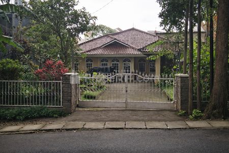 Jual Rumah Luas Strategis di Gegerkalong Bandung